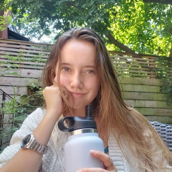 Meet your Posher, Sophia - Picture 1 of 3